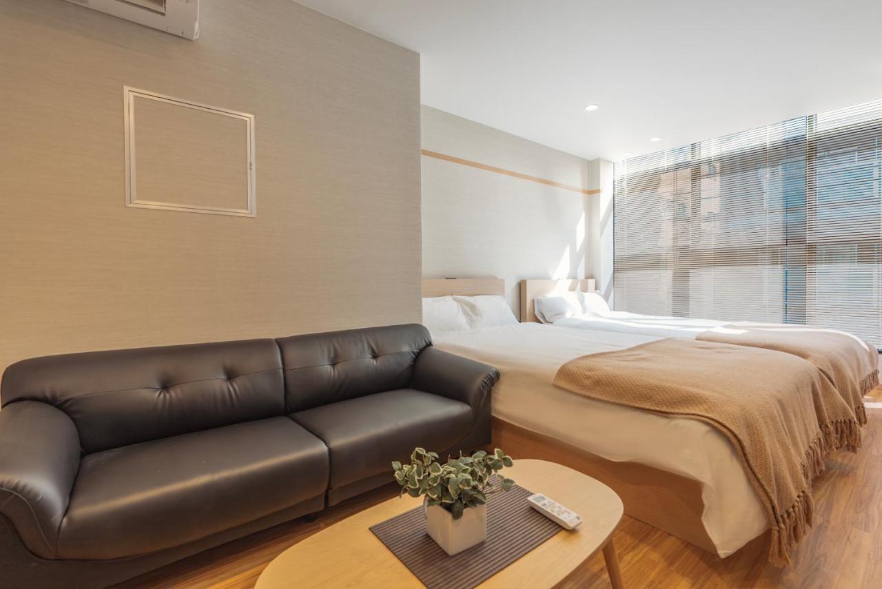 谷町君・星hotel・道頓福居 Osaka Exteriör bild